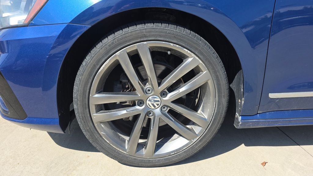 2016 Volkswagen Passat 1.8T R-Line