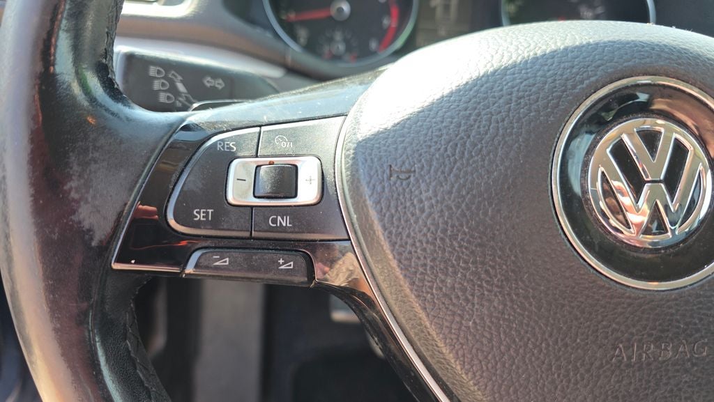 2016 Volkswagen Passat 1.8T R-Line