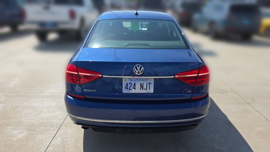 2016 Volkswagen Passat 1.8T R-Line