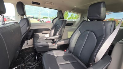 2022 Chrysler Pacifica Hybrid Touring L