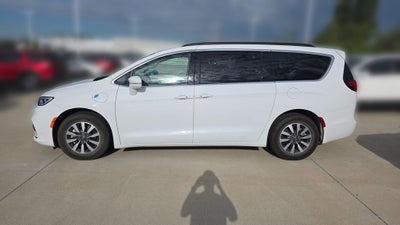 2022 Chrysler Pacifica Hybrid Touring L