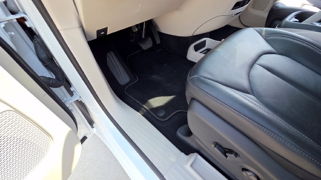 2022 Chrysler Pacifica Hybrid Touring L