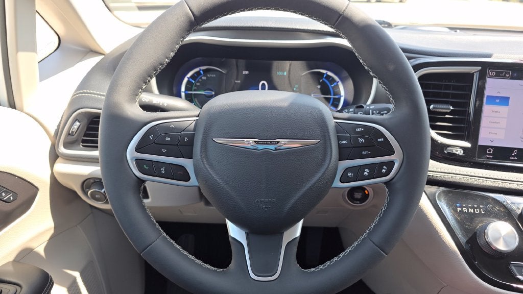 2022 Chrysler Pacifica Hybrid Touring L