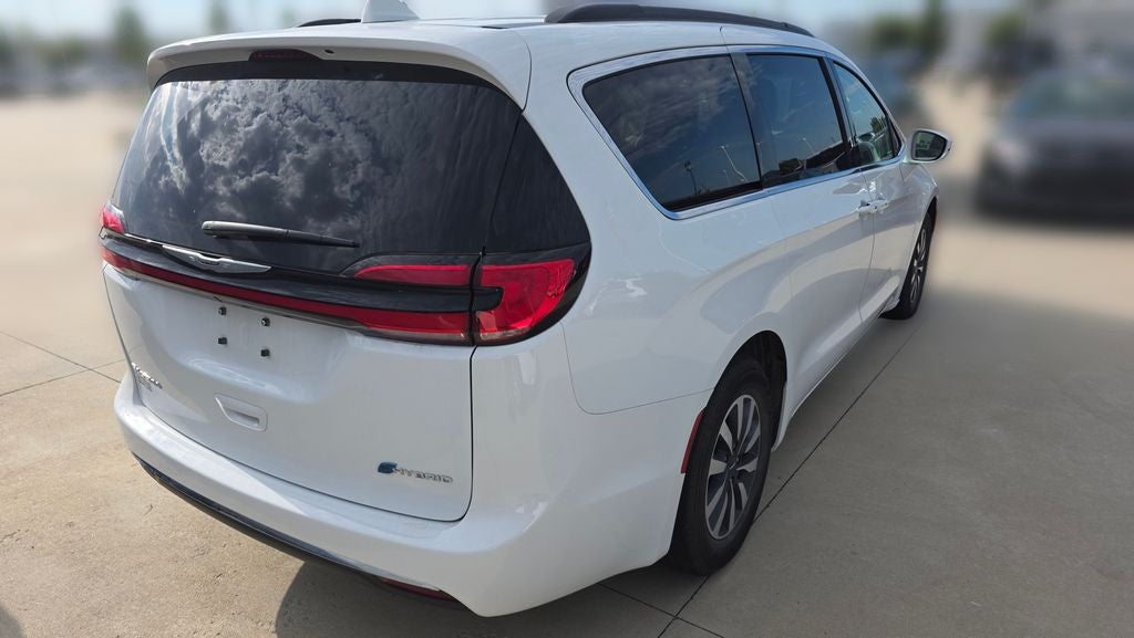 2022 Chrysler Pacifica Hybrid Touring L