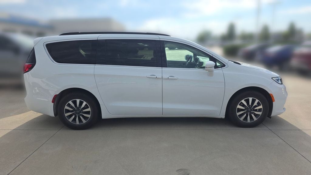 2022 Chrysler Pacifica Hybrid Touring L
